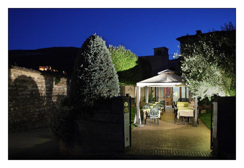 Due Torri Hotel San Severino Marche Exterior photo